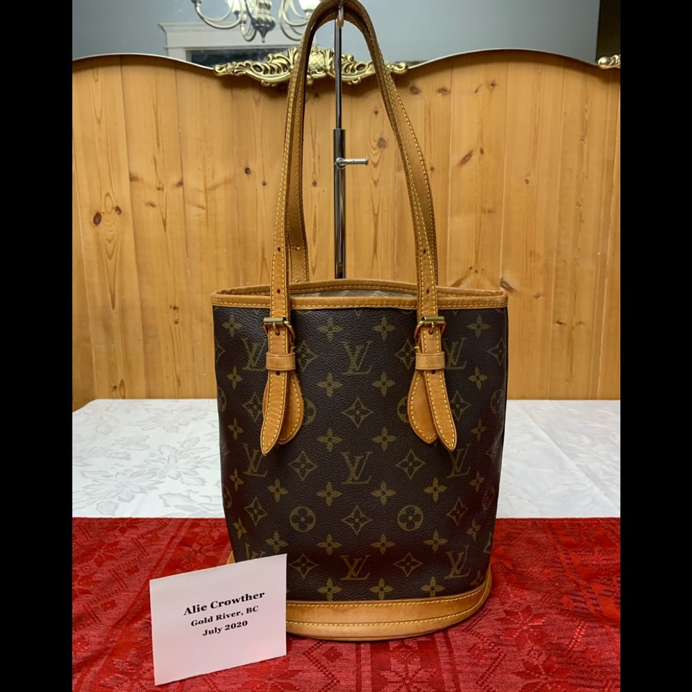 —SOLD ON INSTAGRAM— Louis vuitton bucket pm size